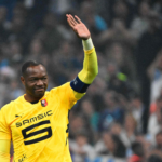 Mandanda, campeón del mundo en 2018, anuncia su retiro