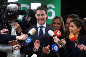 Un partido de centro y europeísta frena a la ultraderecha de Wilders en las elecciones en Países Bajos