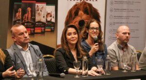 Cuidado de mascotas mueve US$100 millones al año