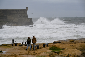 La borrasca ‘Claudia’ provoca la muerte de dos ancianos, inundaciones y cortes de luz en Portugal