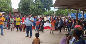 Turba encabezada por el diputado cartista “Mino” Adorno toma la Municipalidad de Puerto Casado