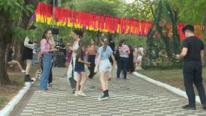 Tras años de abandono, vecinos recuperan y devuelven vida a la plaza Herminio Giménez