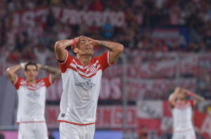 Santiago Arzamendia, entre la gloria con Estudiantes y la incertidumbre mundialista