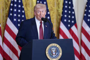 Gallup deja de medir el índice de aprobación presidencial cuando Trump registra los peores números de su segundo mandato