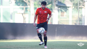 Robert Rojas, con fractura de peroné se suma a la enfermería Libertad