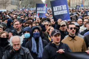 Más de 3.000 personas participan en la marcha por la muerte a golpes de un joven ultraderechista en Lyon