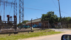 Cortes reiterados y facturas impagables reavivan críticas a la ANDE en Pilar y zona rural