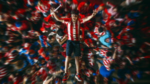 ¡Los paraguayos volamos a la Copa! uela celebra el regreso de la Albirroja al Mundial