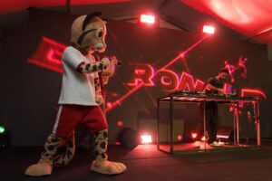 COP Expo 2026 reúne a figuras olímpicas y artista internacional en su segunda jornada