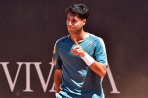 Tenis: Vallejo cayó en cuartos de Santiago, pero Paraguay vuelve al Top 100