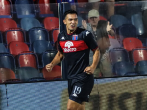 Vídeo: El gol de Alfio Oviedo en el empate 1-1 de Tigre