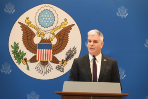 Abogado de Cartes responde a Marc Ostfield: “Fue el peor embajador”