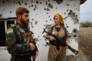 Las milicias kurdas de Irán aguardan el debilitamiento del régimen para intervenir