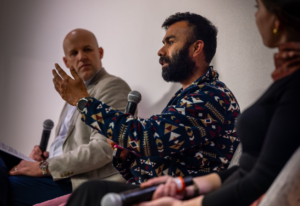 Neurocientíficos, militares y hasta un preso: así trabaja el equipo que ‘hackea’ la IA de Microsoft antes de que llegue al público