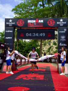Susana Guillén se consagra campeona del Ironman 70.3 Panamá