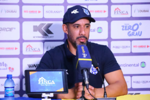 La explicación de Eduardo Ledesma sobre el debut del portero Juan Armoa