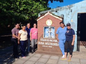 Ayolas: 14 meses de salarios impagos motivan protesta de trabajadoras del Hogar de Ancianos Divina Misericordia