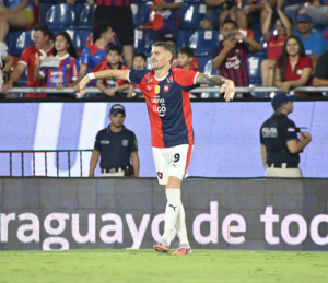 Cerro Porteño derrotó a San Lorenzo y sigue en la pelea por el título