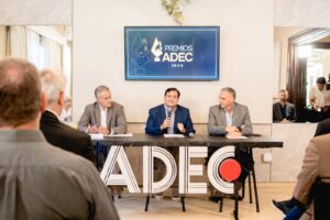 Invitan a empresas y emprendedores a postularse a los Premios ADEC 2026