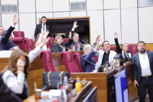 Senado aprueba recorte de bonificaciones tras escándalos por sobresueldos
