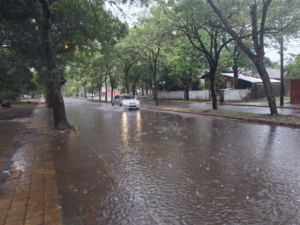Alerta por tormentas afecta a Asunción y 13 departamentos del país para esta tarde