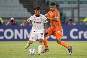 Argentino Acosta, un mes de baja en Fluminense