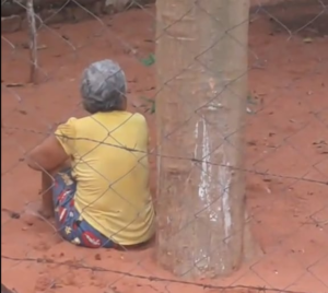 San Antonio: mujer de 72 años y su hijo con discapacidad viven en abandono