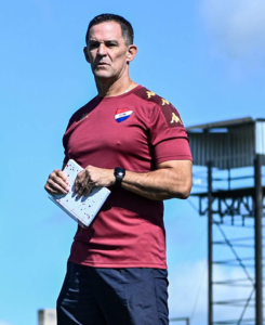 Bernay: “El partido se jugó como se pudo, el campo no permitió más”