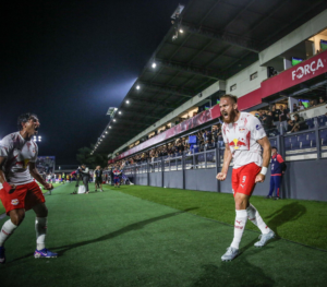 Isidro Pitta anota en la goleada del Bragantino sobre Flamengo