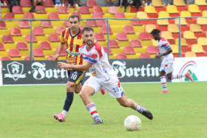 Martín Ledesma se frena ante Iteño y comparte el liderato con 12 de Octubre