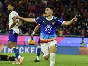 Cerro Porteño mide a 2 de Mayo en el estreno de Ariel Holan