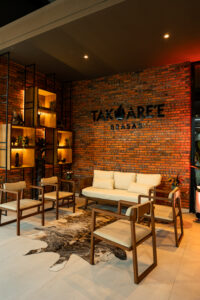 Takuare’e Brasas inauguró su tercera sucursal en Asunción y consolida la expansión gastronómica del chef español José Torrijos y la empresaria María Salinas