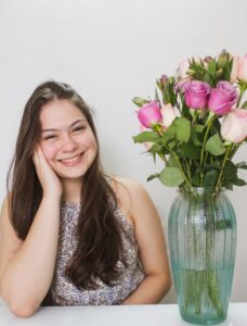 Entre la danza, el emprendimiento y el arte: la historia de una joven que convierte la pasión en proyecto de vida