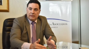 Exsenador pide investigar maestrías y doctorados ante presunto caso de títulos falsos