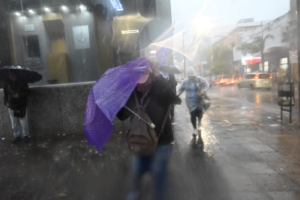 Pronóstico: lluvias y tormentas llegan con un intenso frente frío esta mañana