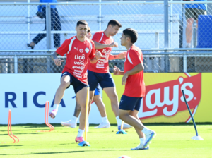 La Albirroja volvió a entrenarse en medio de las críticas por el empate