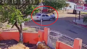Video: conductor atropelló a motociclista y huyó en Lambaré