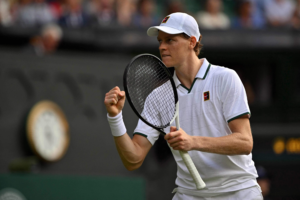 Sinner sufre para superar la primera ronda de Wimbledon
