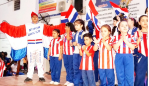 Una tradición estudiantil y legado familiar vigente detrás de la Albirroja