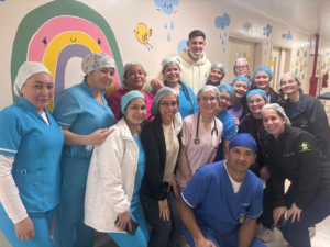 Así fue la visita de Orlando Gill al Hospital Niños de Acosta Ñu