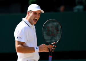Fery alarga el “cuento de hadas” británico en Wimbledon