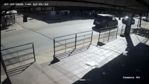 Video: dos jóvenes de 18 años resultan heridos en violento choque de moto en Luque