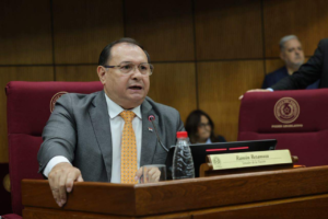 Título falso: Retamozo pide convocar al ministro y a otras autoridades del MEC para despejar dudas