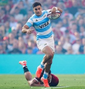 Suspensión para rugbista argentino por intimidar a árbitro