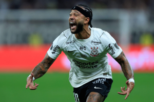 Con uno menos y el destello de Depay, Corinthians avanza a cuartos y acaba con la ilusión de Di María
