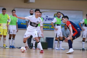 Olimpia y Cerro Porteño empatan en un partidazo en la semifinal ida de la Liga Premium