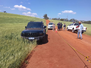 Hallan muerto a un brasileño dentro de su vehículo, en Presidente Franco