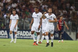 El Inter de Milán doblega al Cagliari y continúa con paso perfecto en Italia