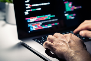 Cibercrimen: ¿Cómo se vulneran las cuentas bancarias y qué puedo hacer para prevenirlo?