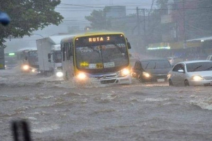 Lluvias: Asunción alerta sobre puntos críticos y zonas de obras para evitar accidentes